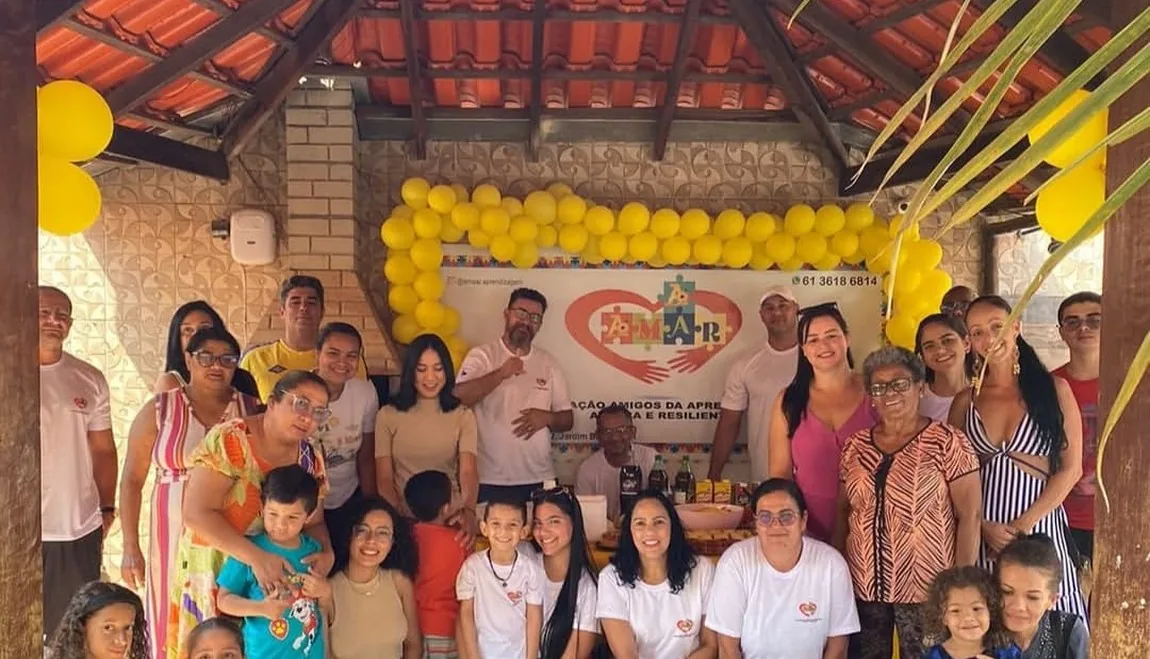 Registro real de participantes e equipe em encontro da AMAAR