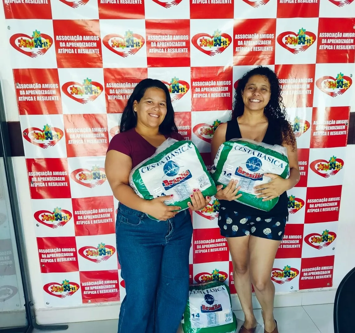 Fotografia de pessoas participantes de atividade da AMAAR